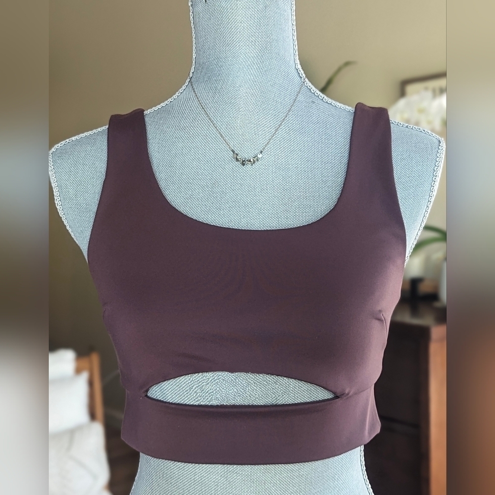 Women's Scoop Neck Cutout Sports Bra - Burgundy